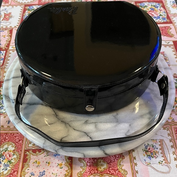 Barbie Porcelain Tea Set in a Black Carry Case~Missing Utensils🍴 - Picture 5 of 7